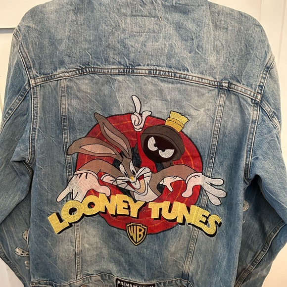 Distressed “Vintage Look” Zara oversized Denim Jacket featuring Looney Toons 🤩 - Picture 3 of 10